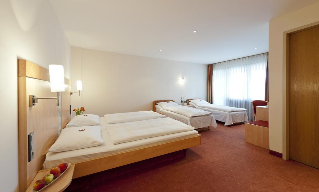 Garni Hotel Schumacher Filderstadt Habitación foto