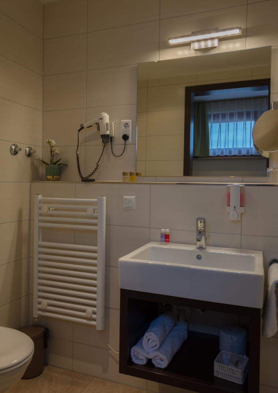 Garni Hotel Schumacher Filderstadt Exterior foto